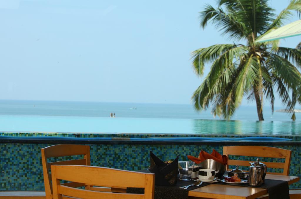 The Quilon Beach Hotel And Convention Center Kollam Exterior foto