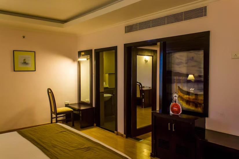 The Quilon Beach Hotel And Convention Center Kollam Exterior foto