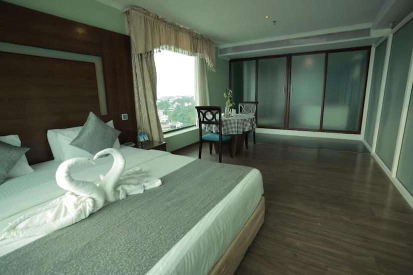 The Quilon Beach Hotel And Convention Center Kollam Exterior foto