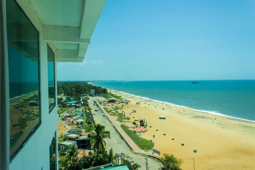 The Quilon Beach Hotel And Convention Center Kollam Exterior foto