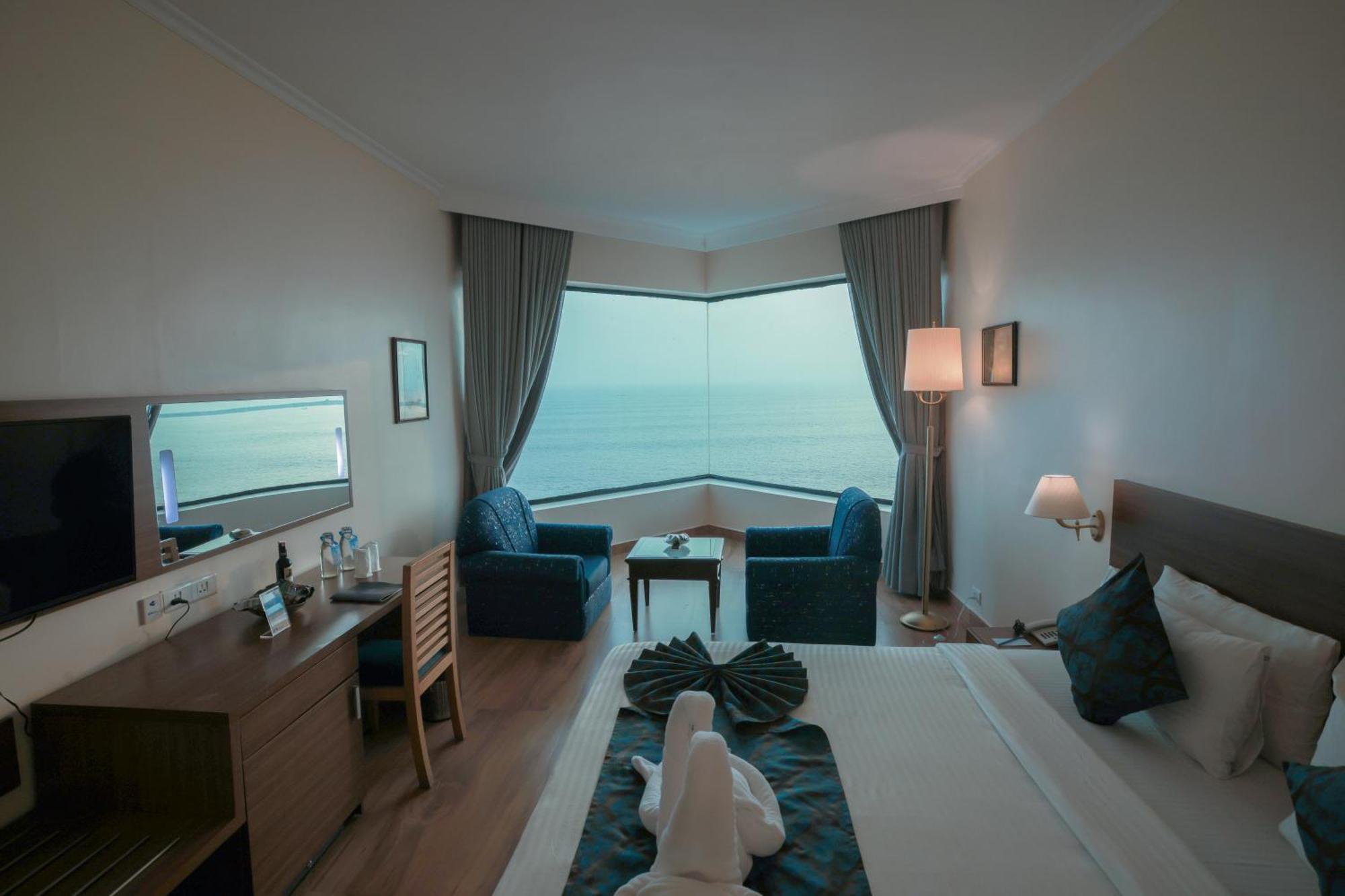 The Quilon Beach Hotel And Convention Center Kollam Exterior foto