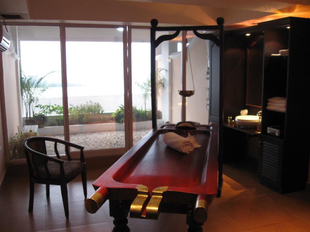The Quilon Beach Hotel And Convention Center Kollam Exterior foto