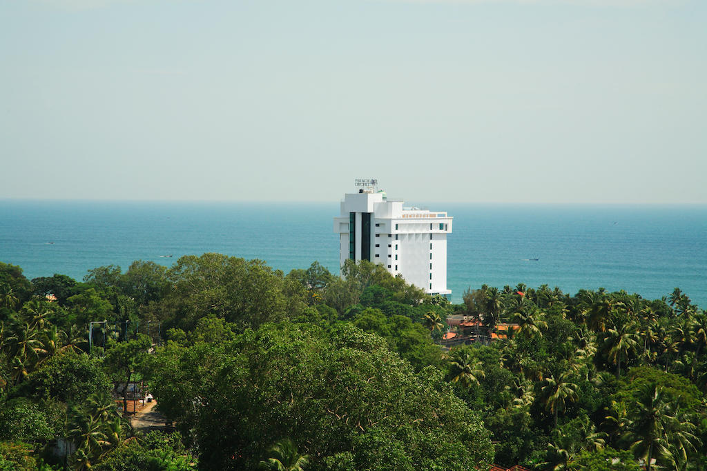 The Quilon Beach Hotel And Convention Center Kollam Exterior foto